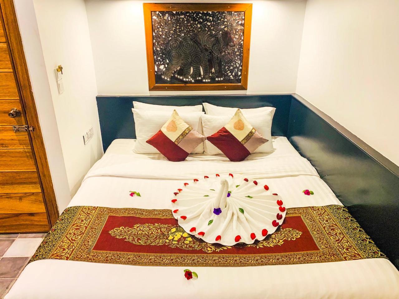 1004 Boutique Hotel Siem Reap Esterno foto