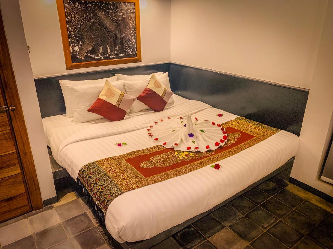 1004 Boutique Hotel Siem Reap Esterno foto